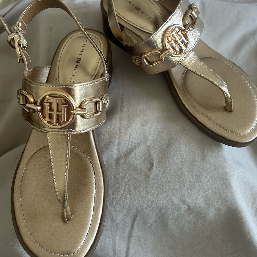Tommy Hilfiger Women's Gold Sandals with Logo Accent. Hardly worn.